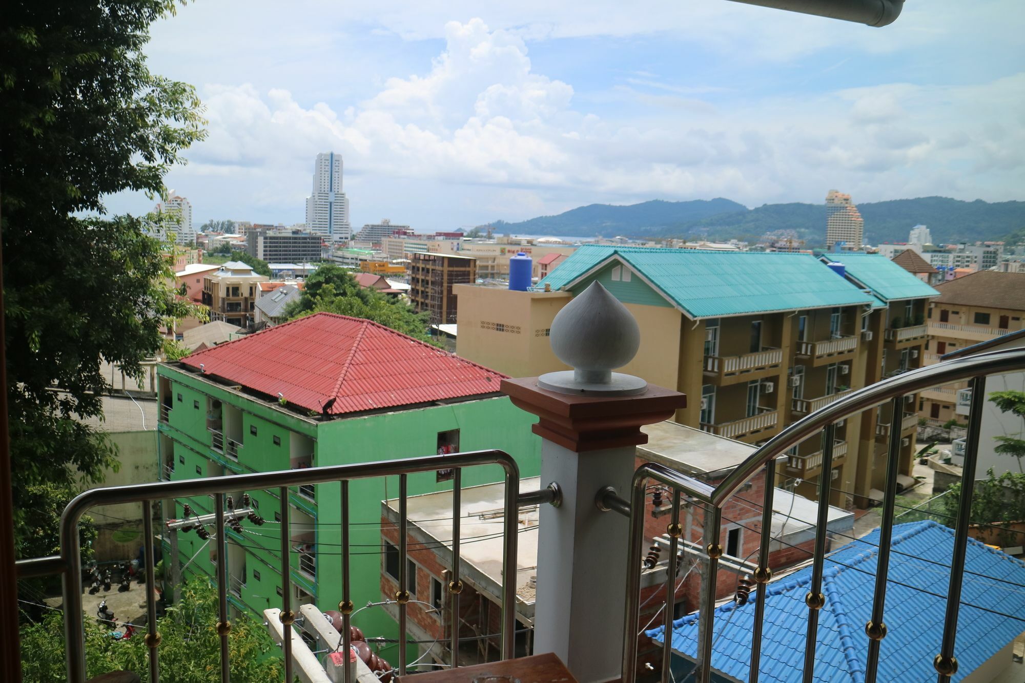 Grand View Hotell Patong Exteriör bild